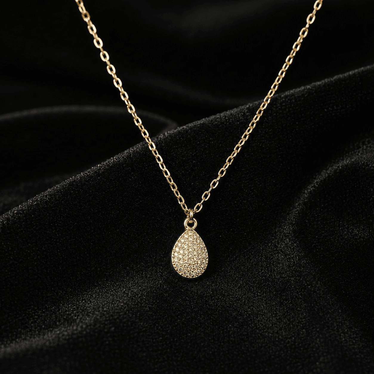 Colar Gota Cravejado Banhado a Ouro 18k